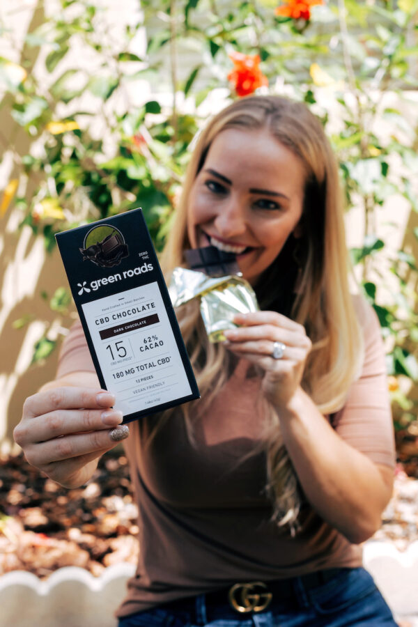 Green Roads - *Seasonal Gift* 10-Pk CBD Artisanal Dark Chocolate Bars - 1800mg Total - Image 7